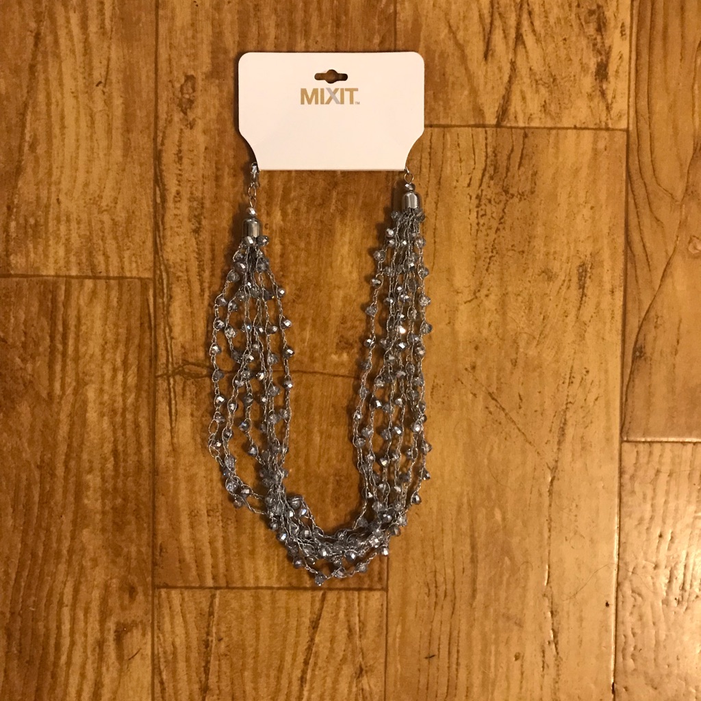 Necklace 20$